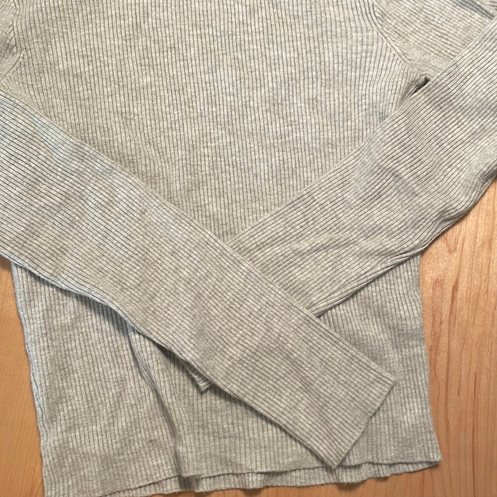 Brandy Melville, one size, turtle neck